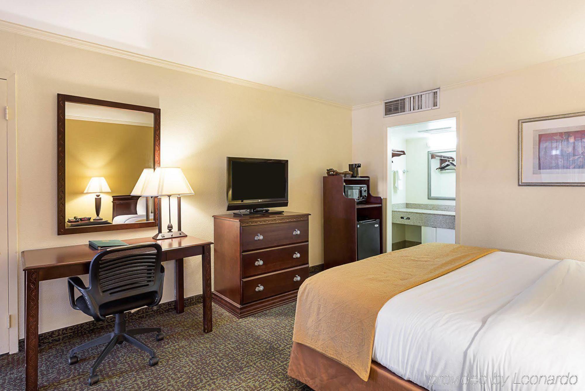Quality Hotel Houma Exterior photo